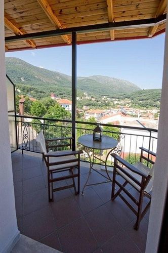 Theodora'S House Overlooking Valtos Hotel Parga Exterior foto